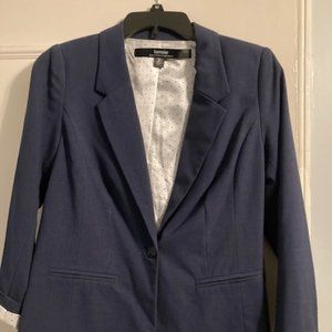 Navy blazer with a comfy fit. Never worn! Size S